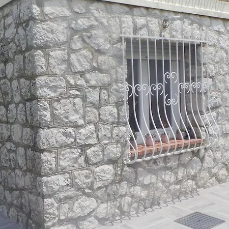 Casa vacanze Monaco-beach 20min Ground Floor Parking Airconditioning Wifi