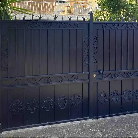 Monaco-beach 20min Ground Floor Parking Airconditioning Wifi Casa de Férias