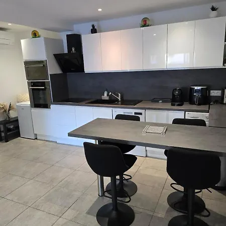 Monaco-beach 20min Ground Floor Parking Airconditioning Wifi Hébergement de vacances *
