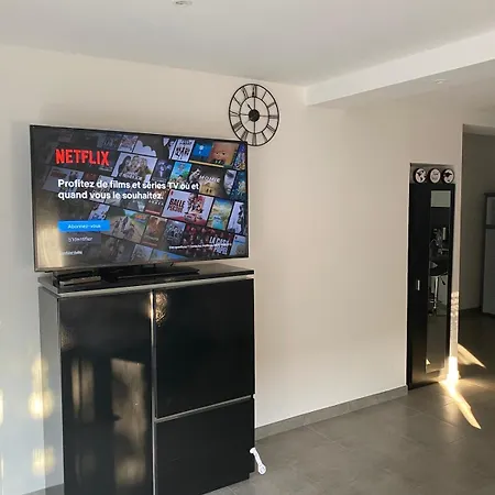 Monaco-beach 20min Ground Floor Parking Airconditioning Wifi بيت للعطل La Trinité